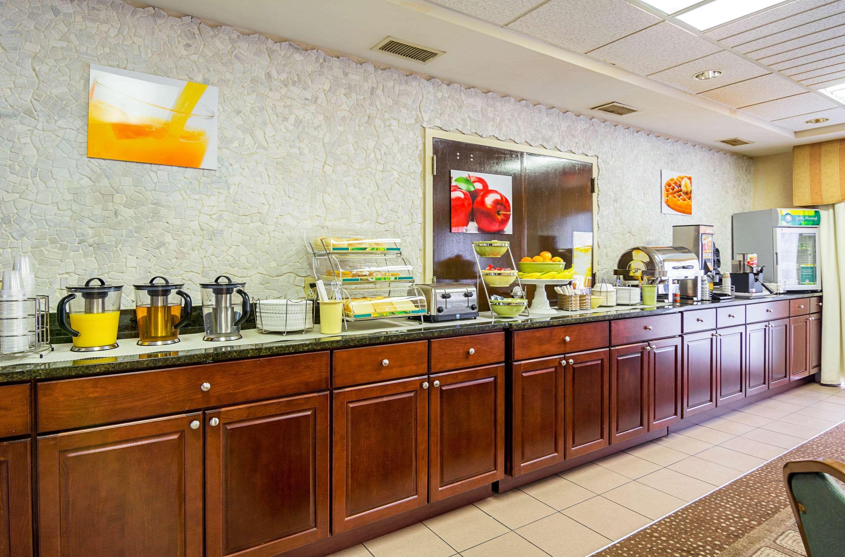 Quality Inn & Suites Kearneysville - Martinsburg Eksteriør bilde